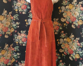 Delantal de ante vintage color naranja quemado de Roger Kuper, vestido y delantal de cuero