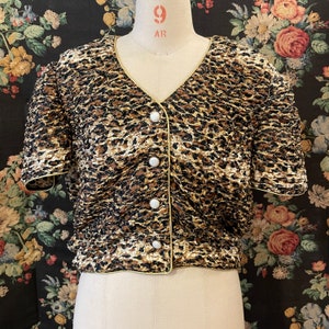 Giacca con stampa leopardata vintage anni '50 camicetta ricamata in oro top popcorn increspato trama di seta con finiture dorate blazer a strati autunnali in grassetto