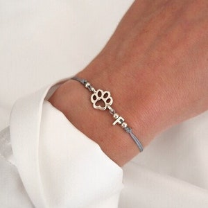Armband Buchstabe Initiale silber Pfote Band Makramee filigran Haustier tier hund katze