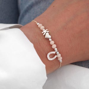 Pulseira personalizada com pingente de ferradura, amuleto da sorte de prata para exames, viagem, cirurgia, presente de 6 anos para mãe e menina, cavalo, carta para amazona