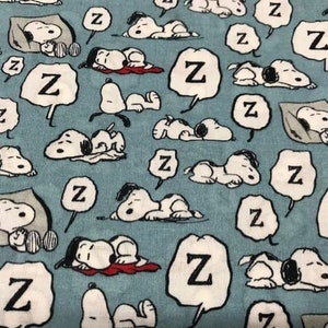 SNOOPY DREAMS Stoff, Kinderstoff, Bastel- und Arbeitsstoff, Stoff Meterware, 1 Meter x 140 cm