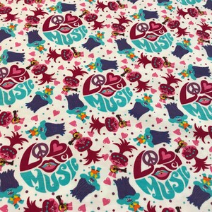 tissu coton, tissus par mètre, tissu sweat-shirt, tissu TROLLS, 1 mètre x 140 cms, tissus élastiques, tissus pour enfants, PERTEX TEXTILE