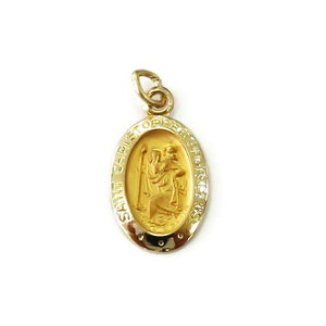 14K Yellow Gold Oval Saint St. Christopher Medal Charm Necklace Pendant