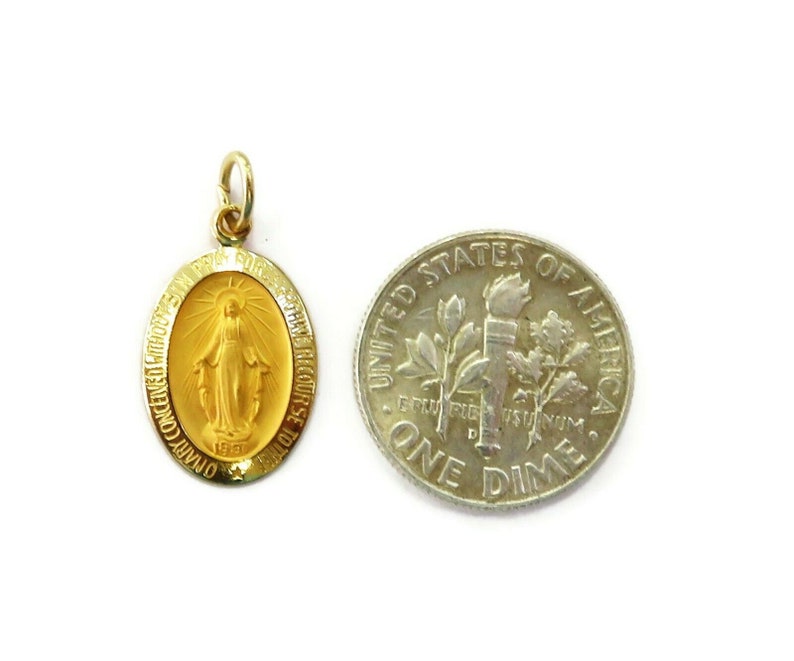 14K Yellow Gold Oval Virgin Mary Miraculous Medal Charm Necklace ...