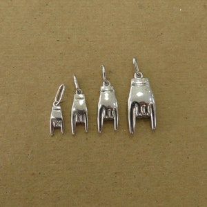 Sterling Silver 0.925 Italian Good Luck Mano Cornuto Hand Charm Pendant Necklace