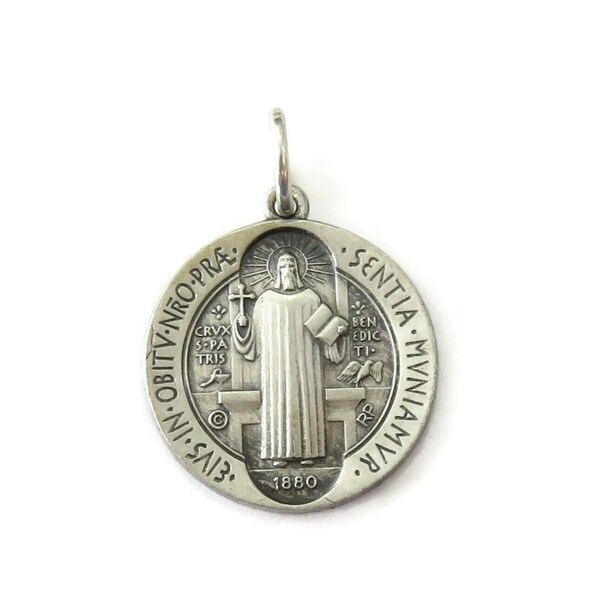 Dije con Colgante de Medalla de San Benito de Plata de Ley 0.925
