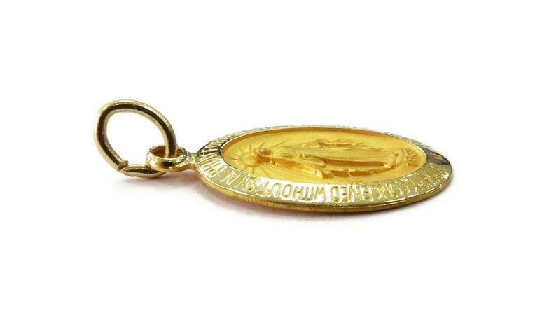 14K Yellow Gold Oval Virgin Mary Miraculous Medal Charm Necklace ...