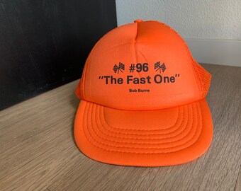 Gorra de camionero con cierre trasero de malla color naranja brillante Bob Burns #96 "The Fast One" de estilo vintage