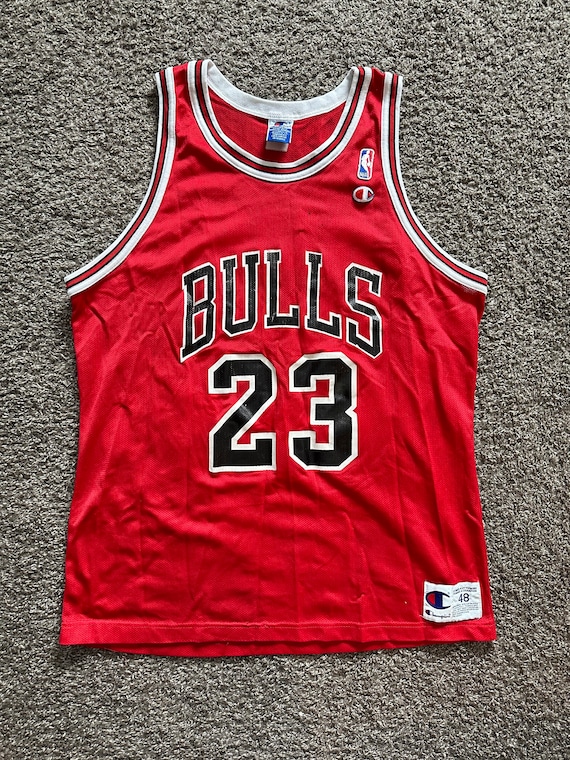 シカゴ・ブルズ ジョーダン ユニフォーム Champion製 48 Vintage Michael Jordan Champion 48 XL Chicago Bulls Jersey - Etsy