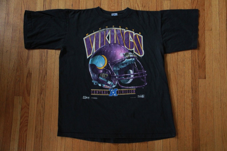 black minnesota vikings shirt