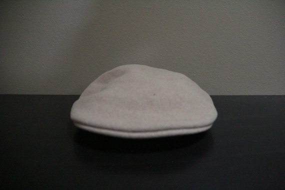 Vintage Kangol Tan Size Large Beret Hat