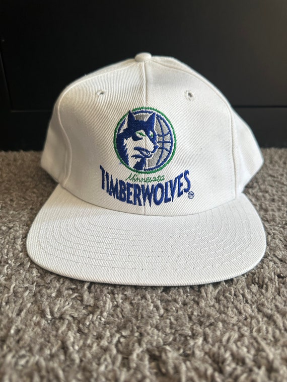 Vintage Minnesota Timberwolves White Old Shep Snap