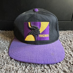 Vintage Minnesota Vikings Black Purple Pro Player NFL Snapback Hat