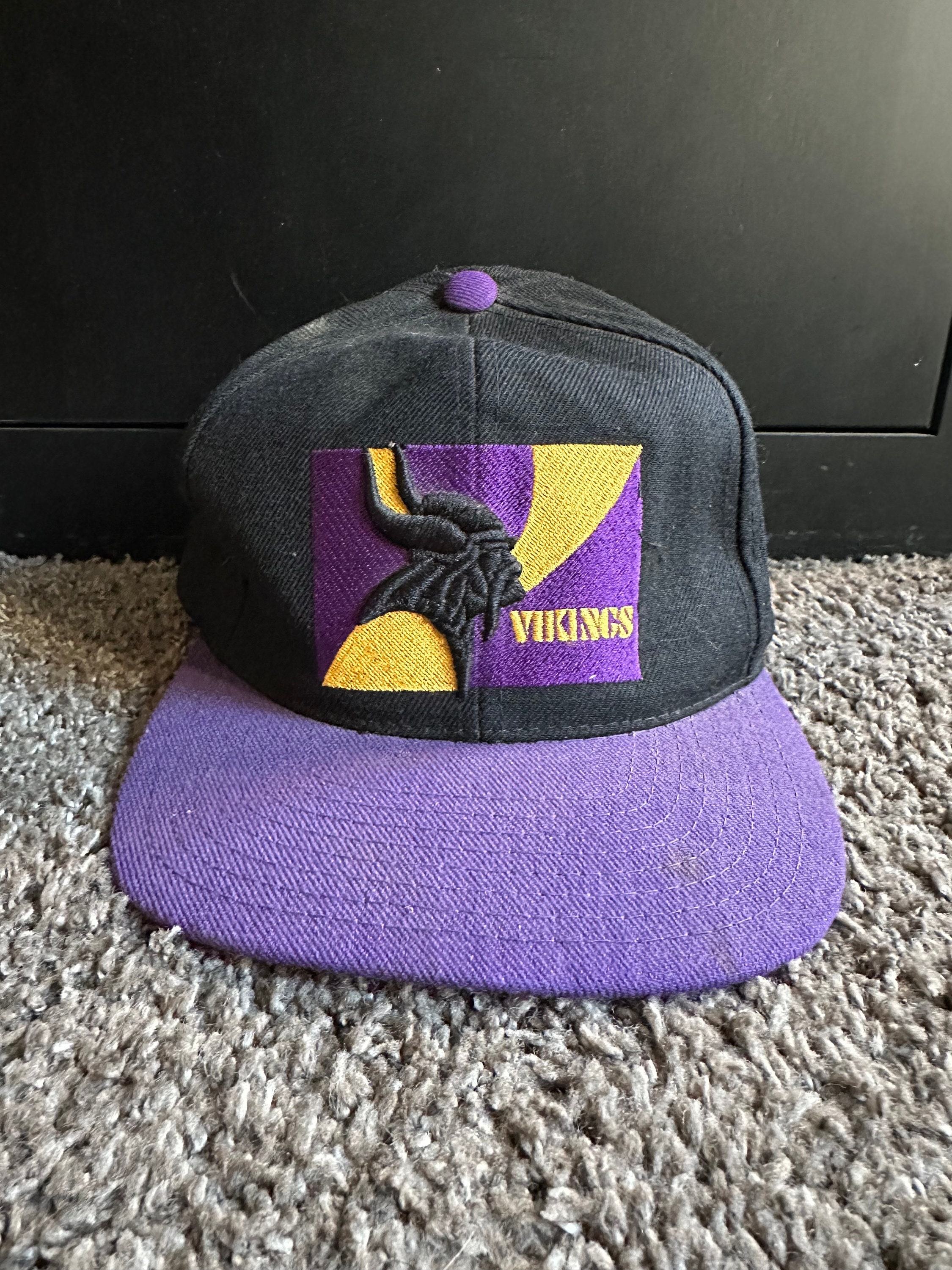Vintage Minnesota Vikings Black Purple Pro Player NFL Snapback Hat