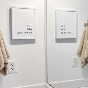 Arte de reflexión: arte de pared con afirmación positiva "Eres hermosa", póster inspirador, imprimible "Eres hermosa", mensaje reflejado