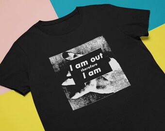 Camiseta "Estoy fuera, por lo tanto existo" / Camiseta gráfica vintage del orgullo queer