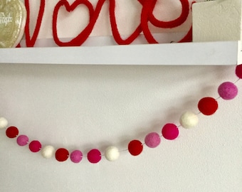 valentine Pom Pom garland/ valentine felt ball garland / valentine decoration