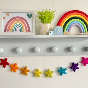 Bright rainbow felt star garland / rainbow bunting