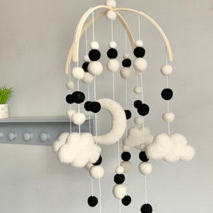 Black and white sensory baby mobile / high sensory monochrome baby mobile