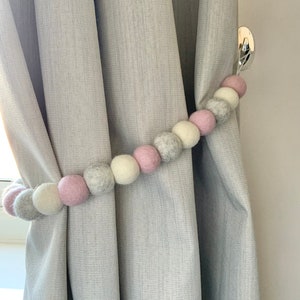 Fermatende rosa baby, bianco e grigio/accessorio per tende