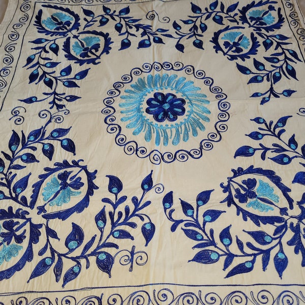 Embroidered table  cloth-"Bahor"