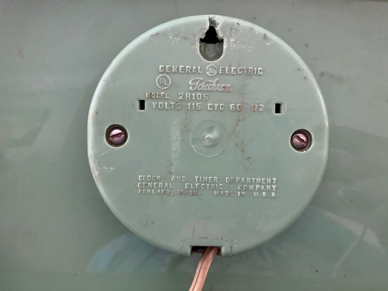Working Retro Green 1940s General Electric Telechron Jadite Green Plug in Wall Clock Atomic Green Handing Plug in Clock Art Deco