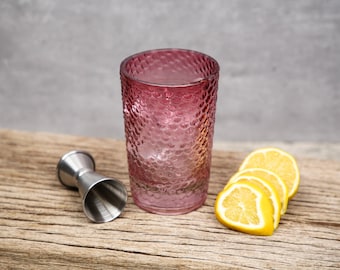 Upcycled Mermaid Pink Gin Glas; einzigartiges Gin Liebhaber Geschenk, Gin Flasche Glas, Upcycled handgefertigtes Glas Geschenk für ihn, Geschenk für sie