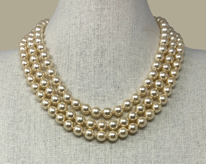 KJL Jewelry Classic White Glass Pearl Necklace Worn by Jackie - Etsy