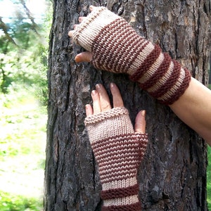 Hand-knit Two-Tone Open Finger Gloves Knitted Wool Mittens for Women image 1