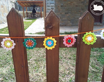 Colorful Flower Garland, 59" crochet garland, bright flowers, round ornaments