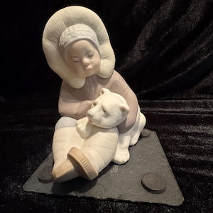 リヤドロ　エスキモーの子供と、白熊 Eskimo Child with A Polar Bear - Seaside Art Gallery
