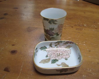 Vintage FITZ and FLOYD Soap dish and tumbler