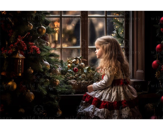Bambini Che Aprono I Regali Di Natale Al Camino Fotografia Stock Bambini Che Aprono I Regali Di Natale Al Camino Image58581586