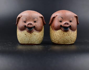 Antropomorficzne świnki, solniczki i pieprzniczki z gliny, firmy Utcti Japan