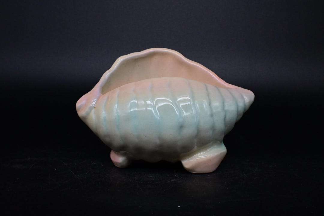 Shell Shape Vase Small Three Footed Ceramic Shell Shaped Vase in Pastel Pinks and Blues ...