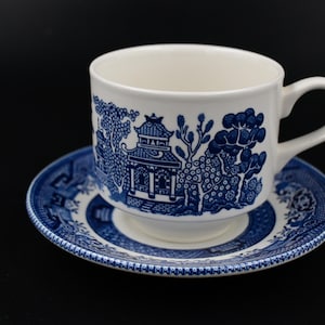 Tasse et soucoupe Churchill en céramique vitrifiée avec décalcomanie Blue Willow