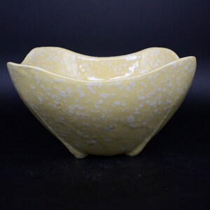 USA 4003 yellow ceramic white splatter four corner square planter