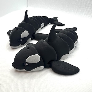 Articulated 3D printed Orca black and white whale