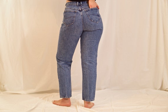 High waisted blue mom jeans