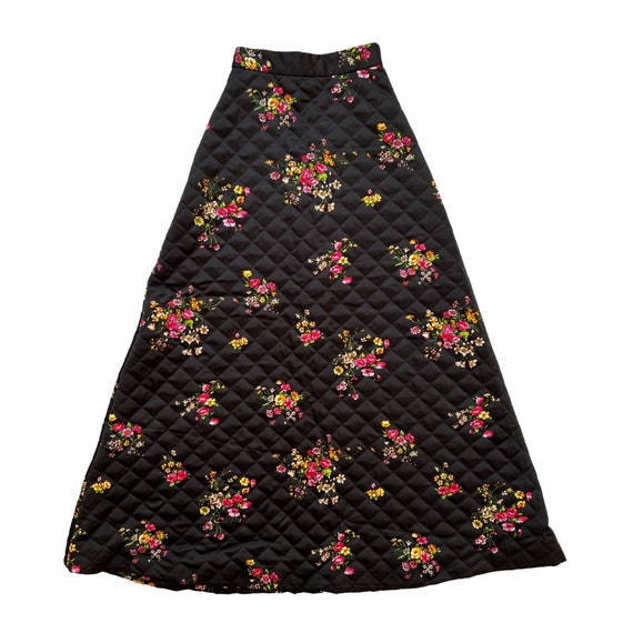 70s Vintage Quilted Maxi Skirt | Black Floral Pri… - image 4