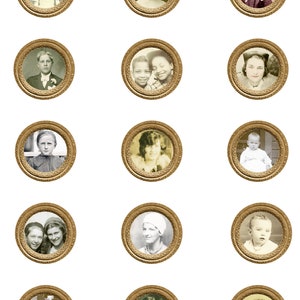 Könnte beinhalten: Eine Sammlung von 15 Vintage-Fotos von Menschen in verzierten goldenen Rahmen. Die Fotos sind in einem Raster auf weißem Hintergrund angeordnet. Die Fotos zeigen eine Vielzahl von Personen, darunter Kinder, Erwachsene und Familien. Die Fotos sind alle in Schwarzweiß und haben einen Vintage-Look.