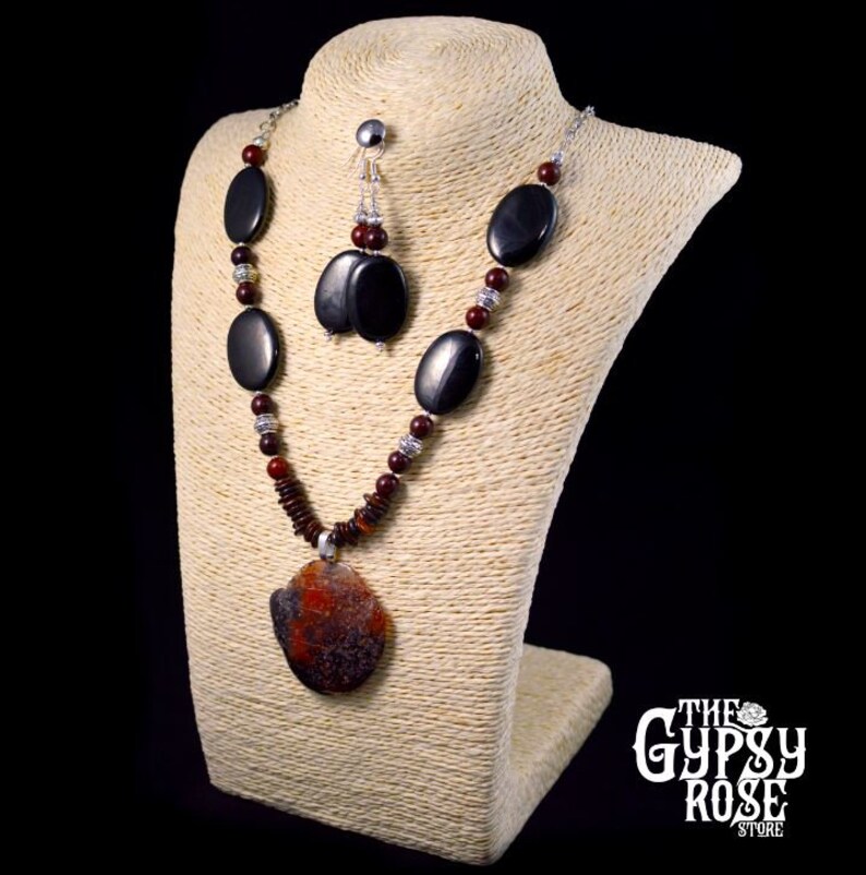 Stunning Jasper and Black Onyx Necklace /& Earrings