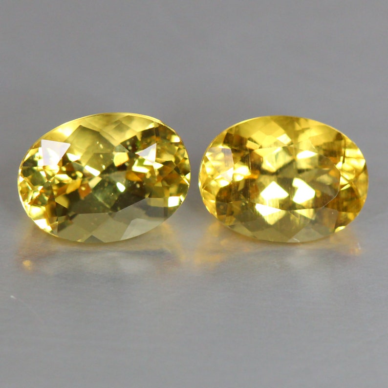 2.59 Cts/_fantastic Matching Pair/_8x6/_100 /% Natural Unheated Yellow Beryl/_brazil
