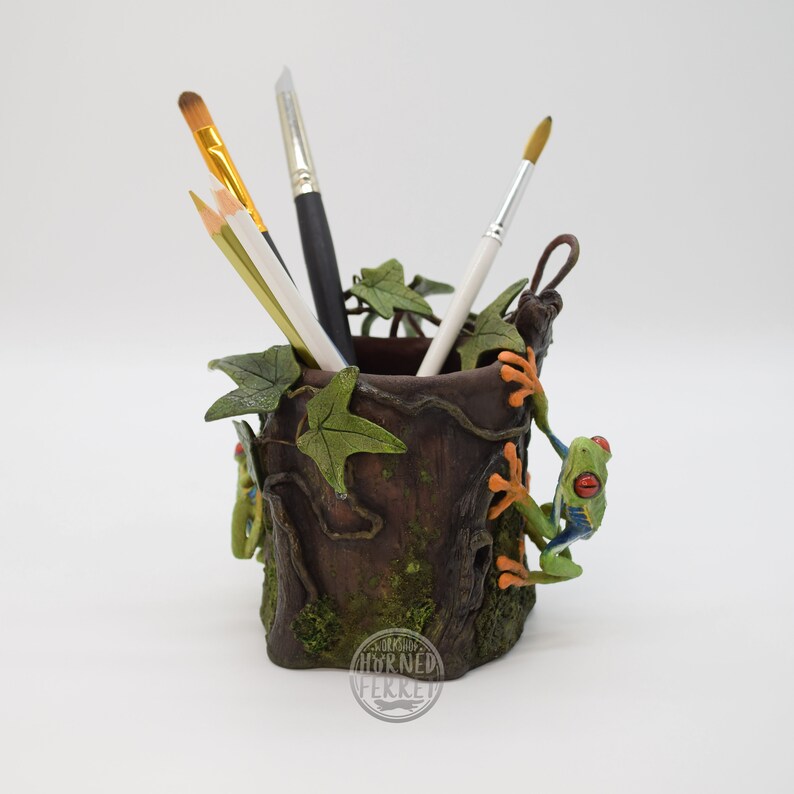 MAKE TO ORDER Handmade Pencil Holder With Green Tree Frogs Etsy
