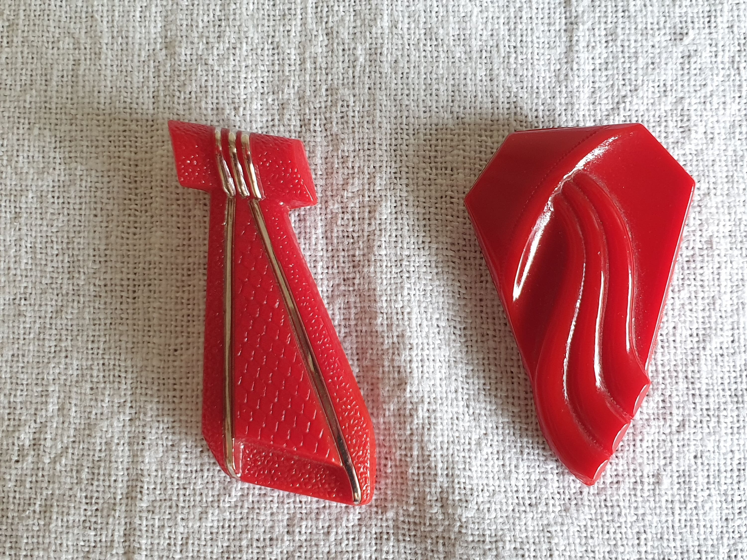 Vintage dress clips 2 clips in bright red different designs Etsy
