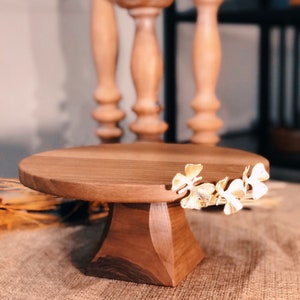 Stojak na ciasto Eco Wood, stojak na ciasto Nature Weddings, prezent na 5. rocznicę, element wystroju domu z drewna, centralny element wystroju domu, stojak na ciasto,