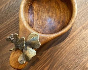 Walnut Wood Hand-Carved Serving Product / Wooden Handcrafted Serving Product