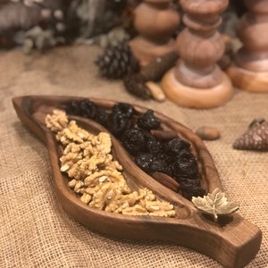 Wooden bowl, Party snack tray, Custom delicatessen tray, Serving Platter, Appetizer Tray, Housewarming gift ideas, walnut wood