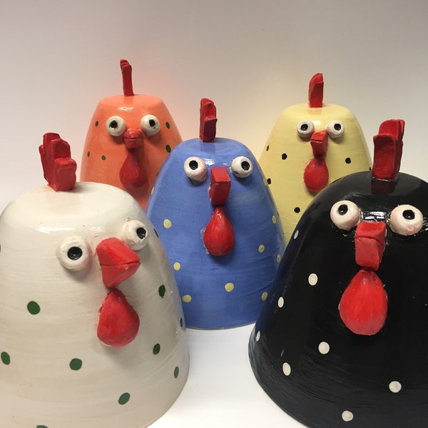 Poules colorées à pois | Poule de Pâques | Poulet en céramique | plusieurs couleurs