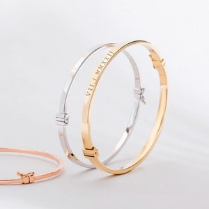 Hinged Bangle Bracelet 14K Solid Gold, Engravable Simple Bangle Bracelet, Personalized Oval Bangle, Thick to Thin Custom Bangle, Best Gift